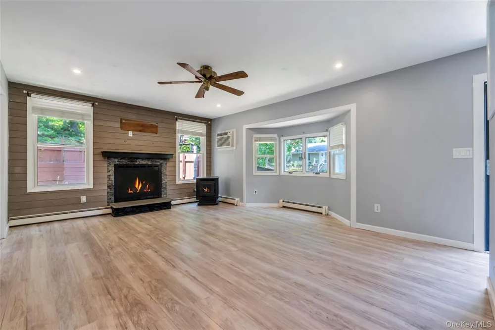 14 Seaside Avenue Sound Beach, NY 11789