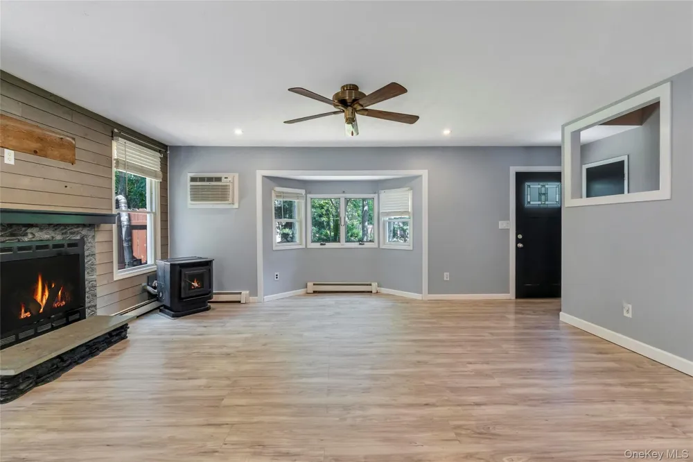 14 Seaside Avenue Sound Beach, NY 11789