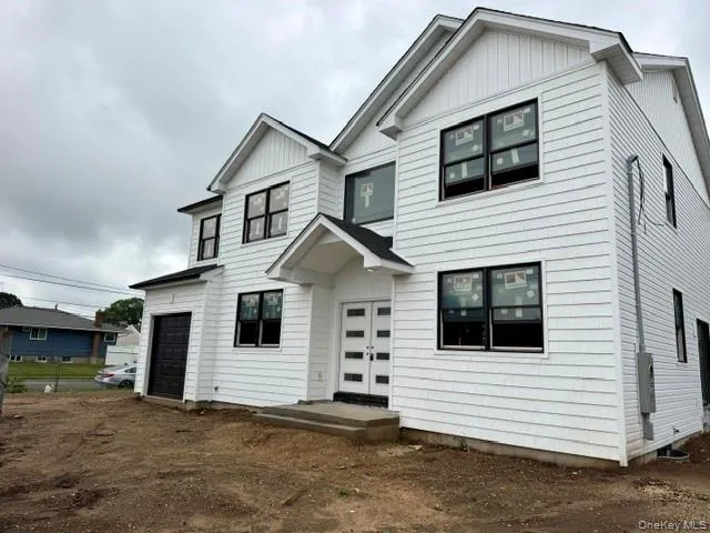 63 Vandewater Street Farmingdale, NY 11735
