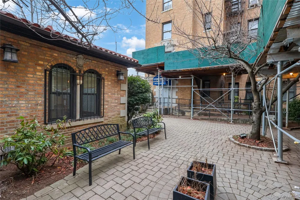 14809 Northern Boulevard #5M Flushing, NY 11354