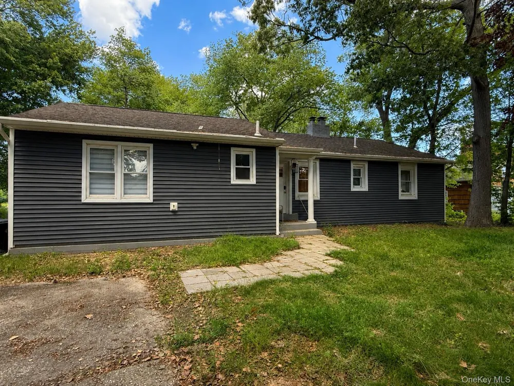 7 Lake Drive Middle Island, NY 11953