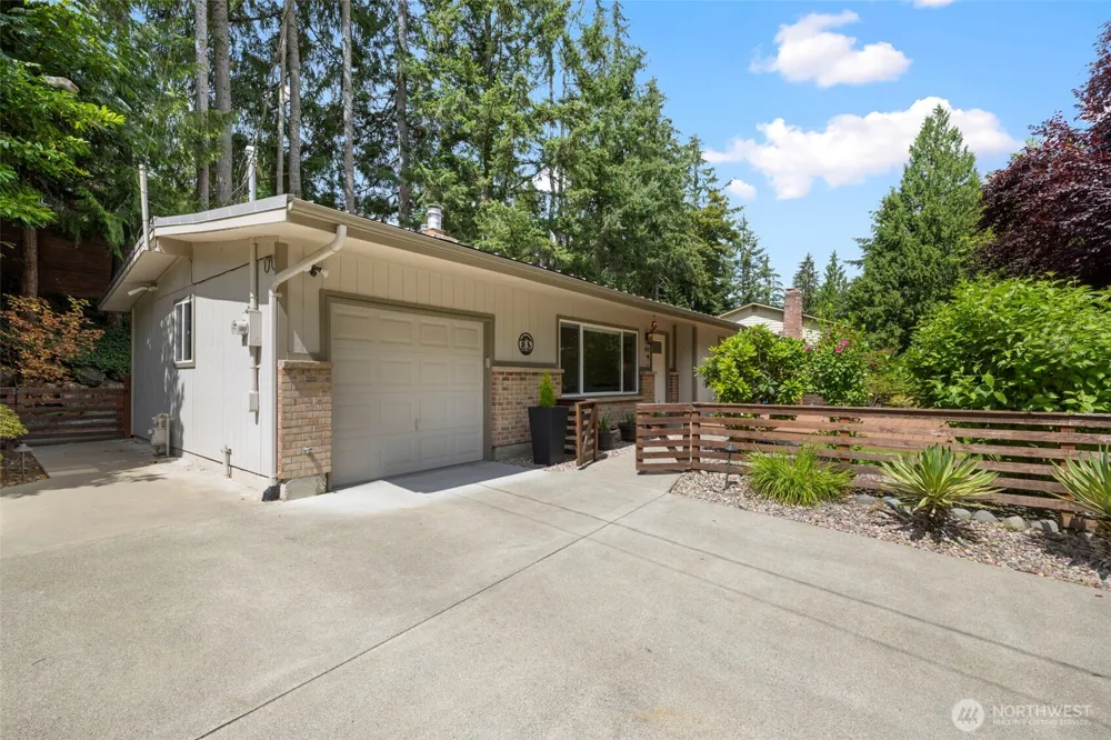 450 Mount Defiance Circle SW Issaquah, WA 98027
