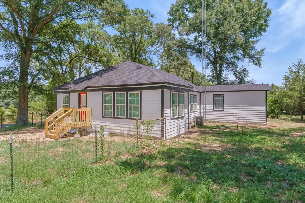 4022 VZ County Road 1701 Grand Saline, TX 75140