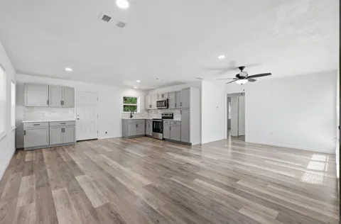810 Carrier Parkway