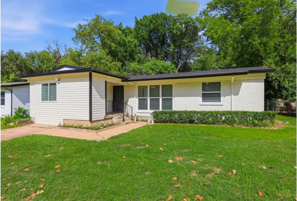 810 Carrier Parkway Grand Prairie, TX 75050