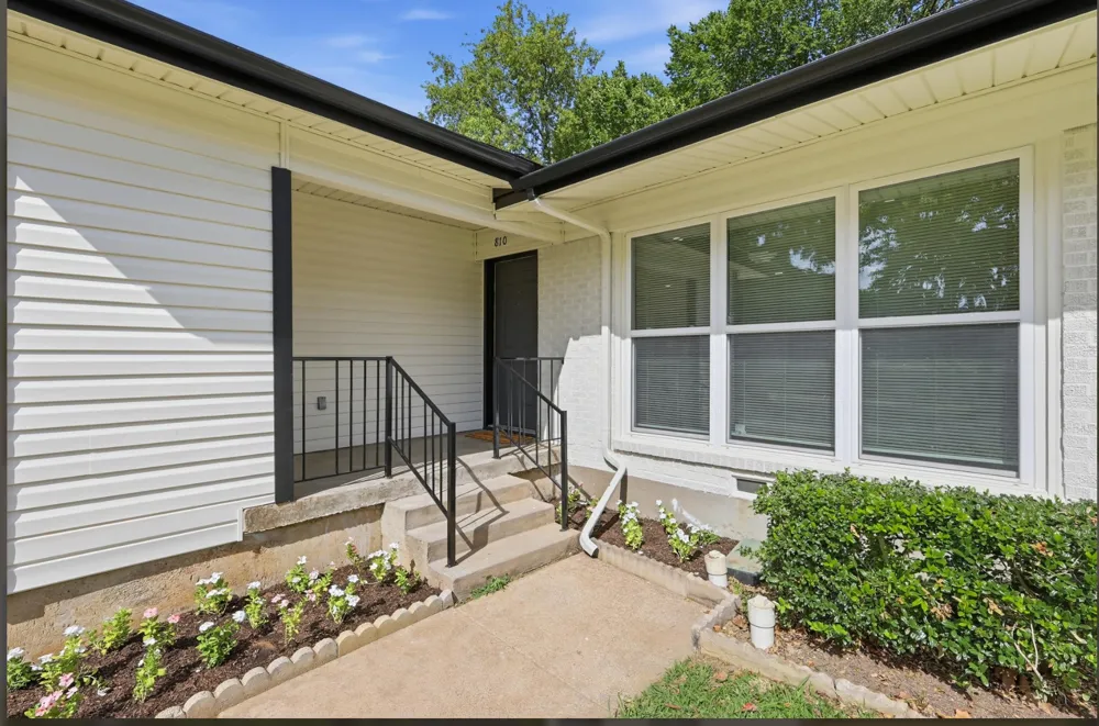 810 Carrier Parkway Grand Prairie, TX 75050