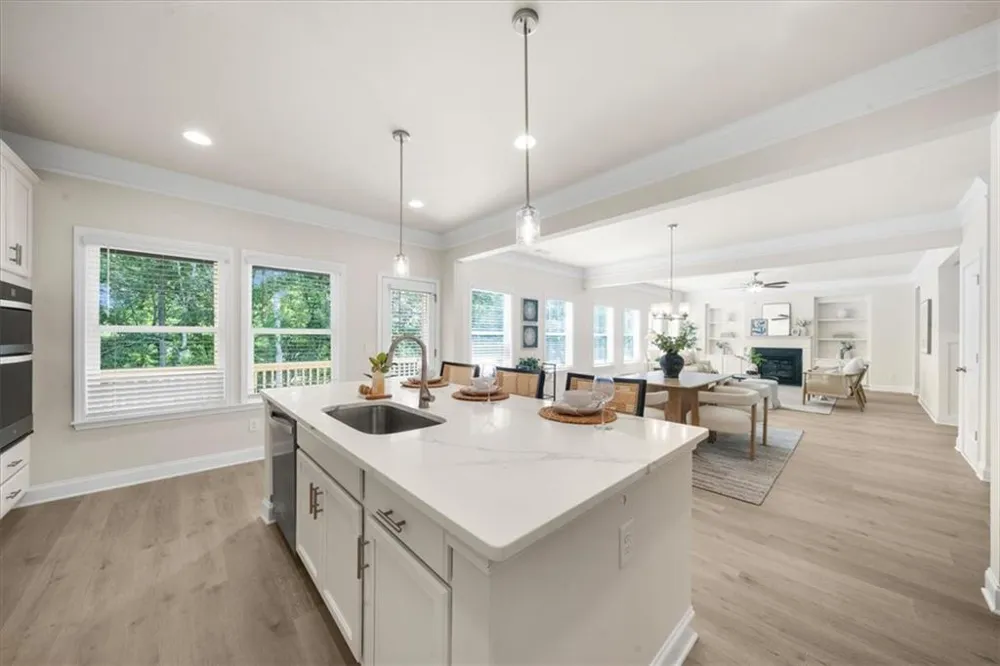 8620 Standing Stone Ball Ground, GA 30107