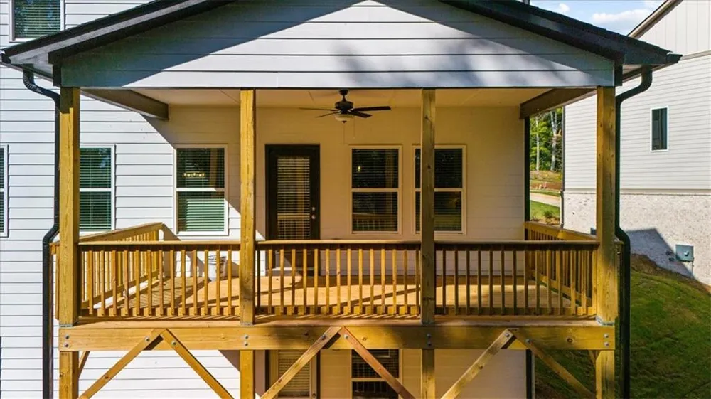8620 Standing Stone Ball Ground, GA 30107