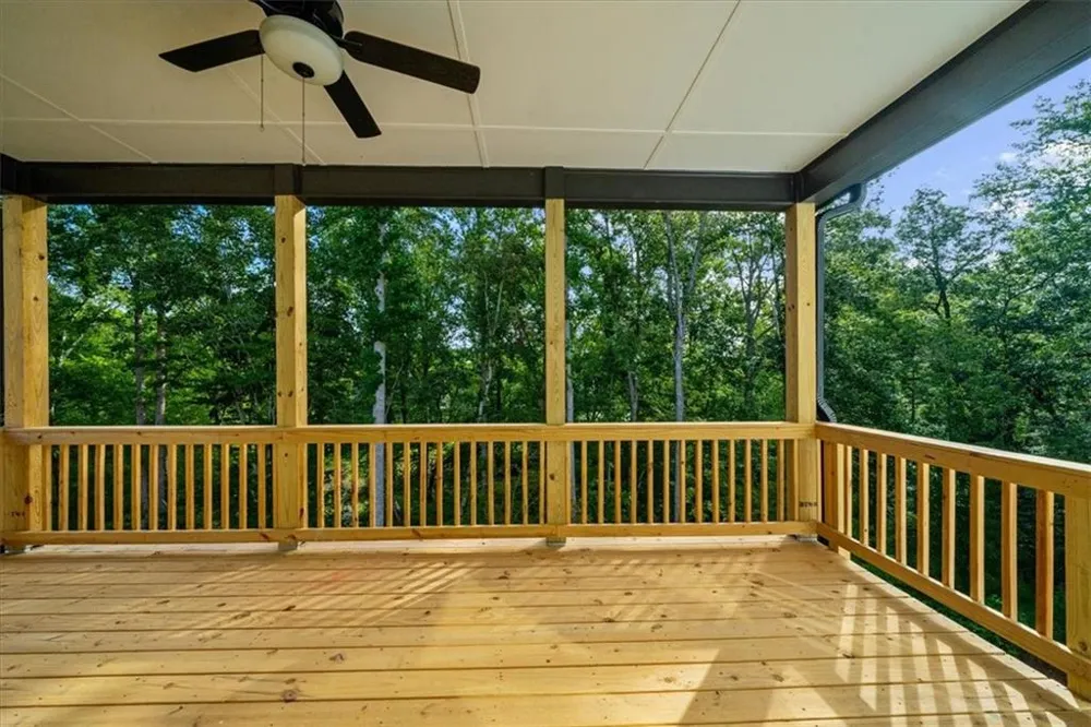8620 Standing Stone Ball Ground, GA 30107