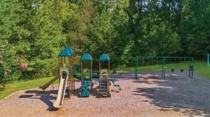 8620 Standing Stone Ball Ground, GA 30107