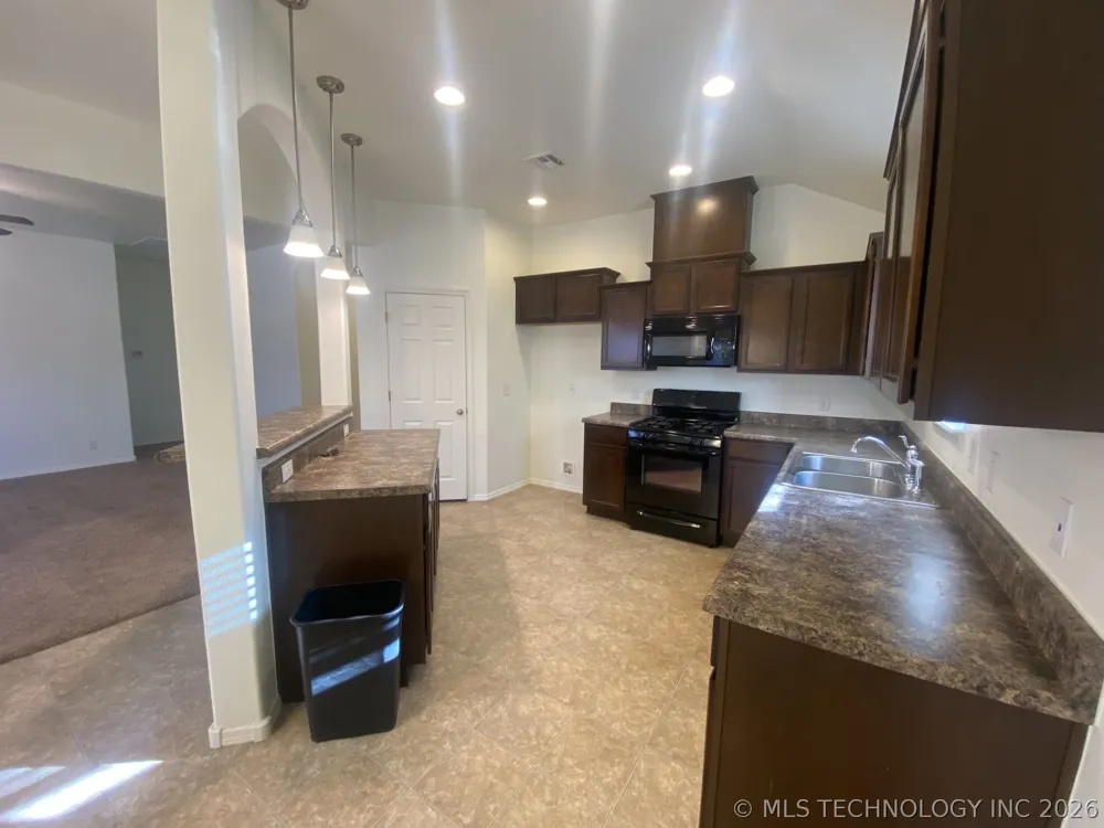 14836 S Hudson Avenue Bixby, OK 74008