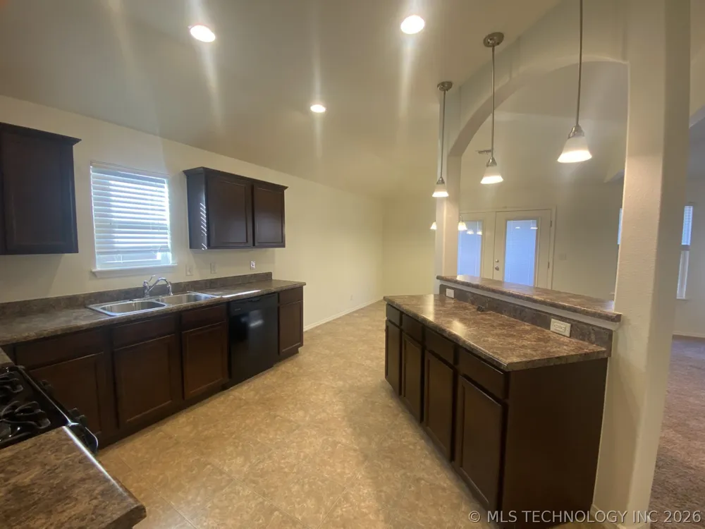 14836 S Hudson Avenue Bixby, OK 74008