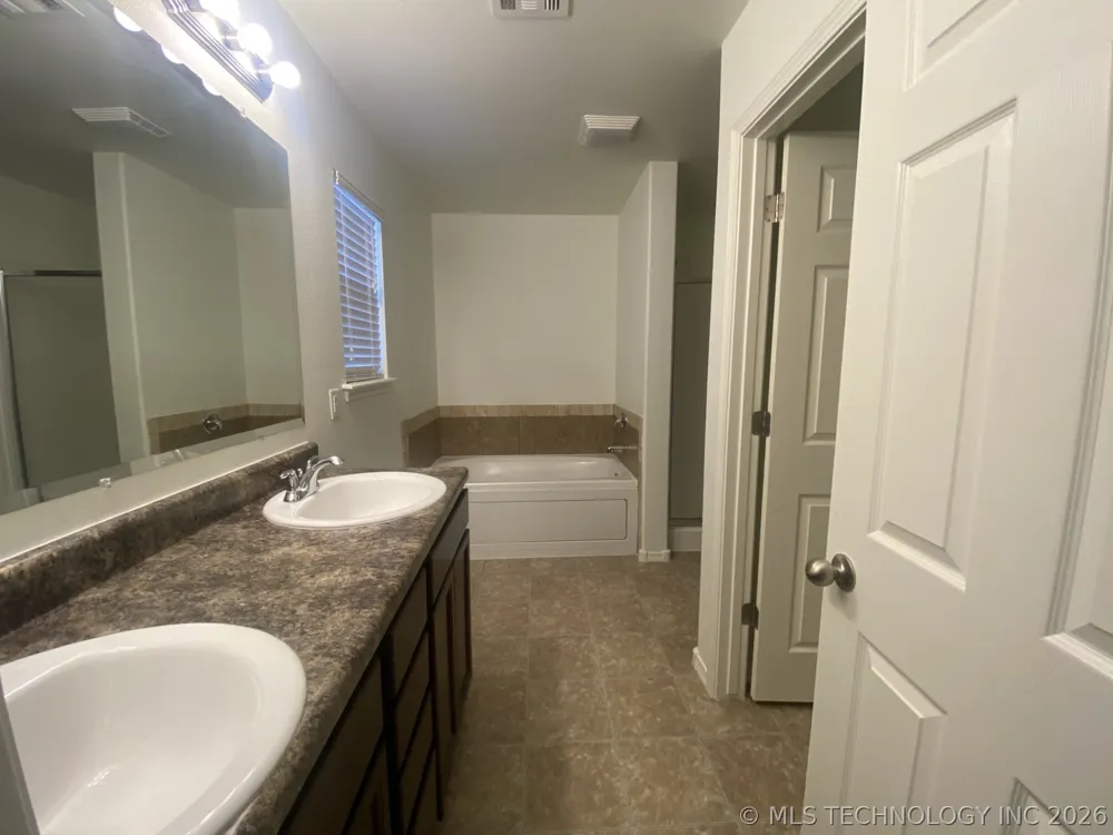 14836 S Hudson Avenue Bixby, OK 74008