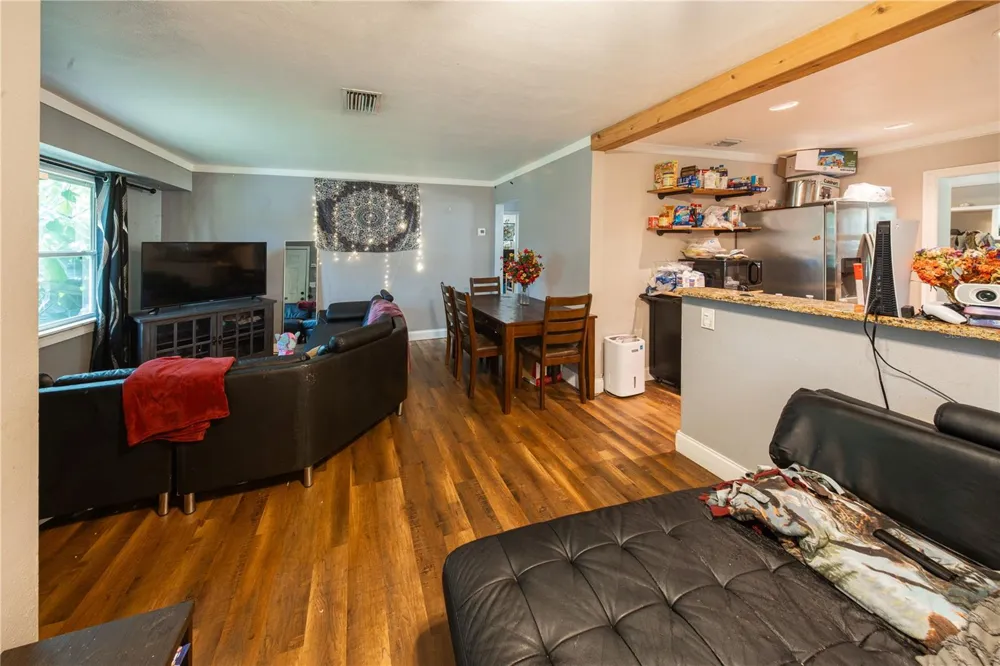 304 E HYDRANGIA STREET Tampa, FL 33612