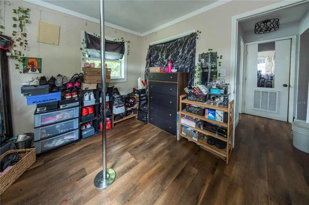 304 E HYDRANGIA STREET Tampa, FL 33612