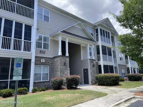 235 Woodlands Way #Unit 13