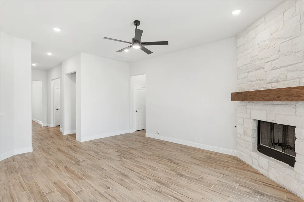 2315 Legacy Oaks Lane Bedford, TX 76021