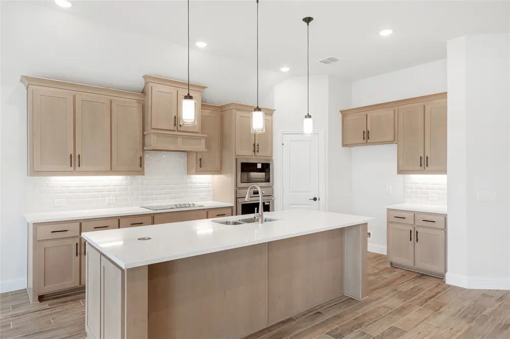 2315 Legacy Oaks Lane Bedford, TX 76021