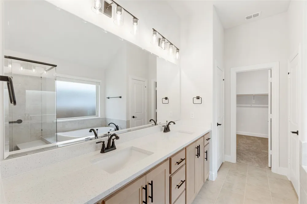 2315 Legacy Oaks Lane Bedford, TX 76021