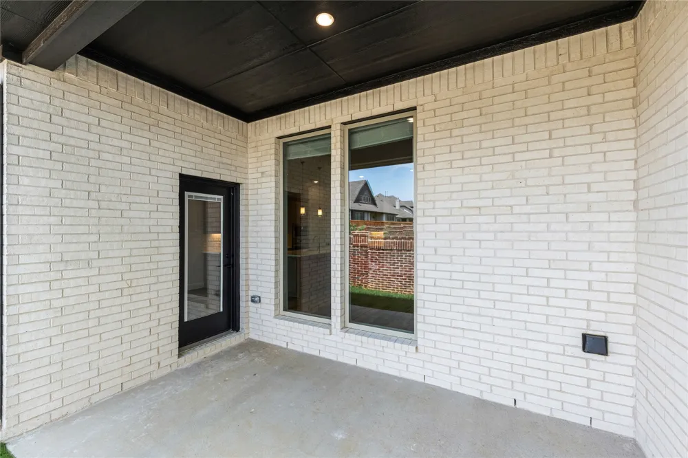 2315 Legacy Oaks Lane Bedford, TX 76021