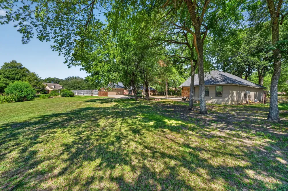 3041 Choctaw Road Commerce, TX 75428