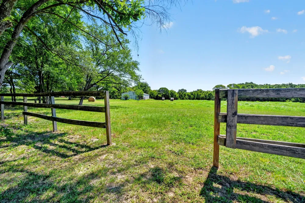 3041 Choctaw Road Commerce, TX 75428