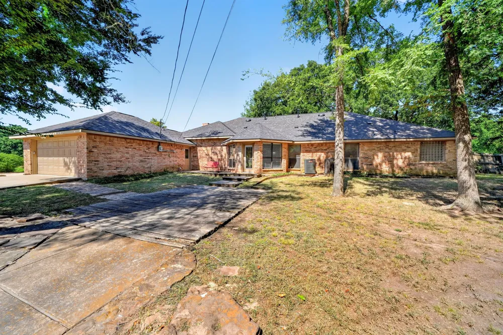 3041 Choctaw Road Commerce, TX 75428