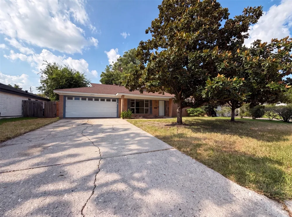 9538 Skyline Drive Houston, TX 77063
