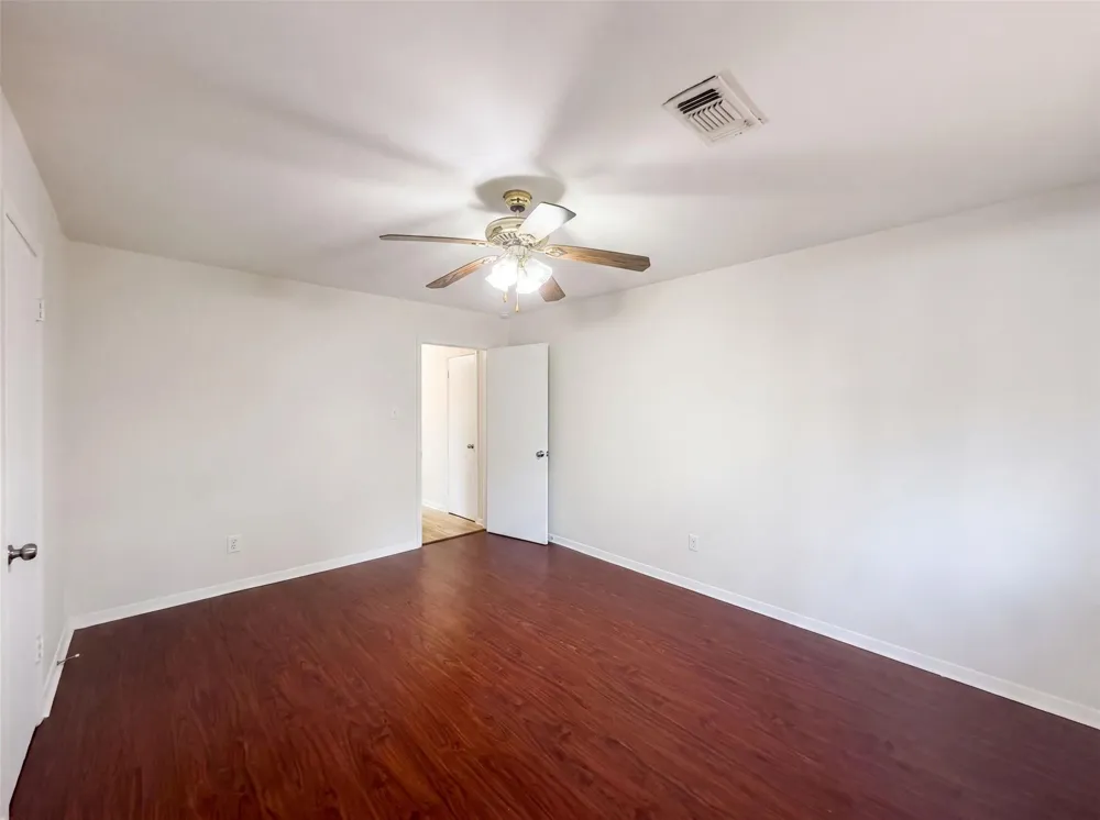 9538 Skyline Drive Houston, TX 77063