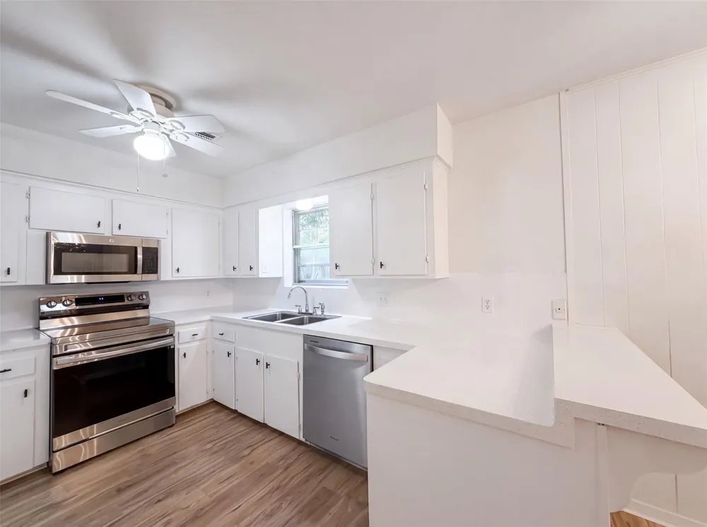 9538 Skyline Drive Houston, TX 77063