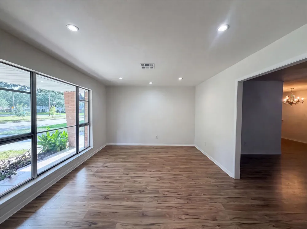 9538 Skyline Drive Houston, TX 77063