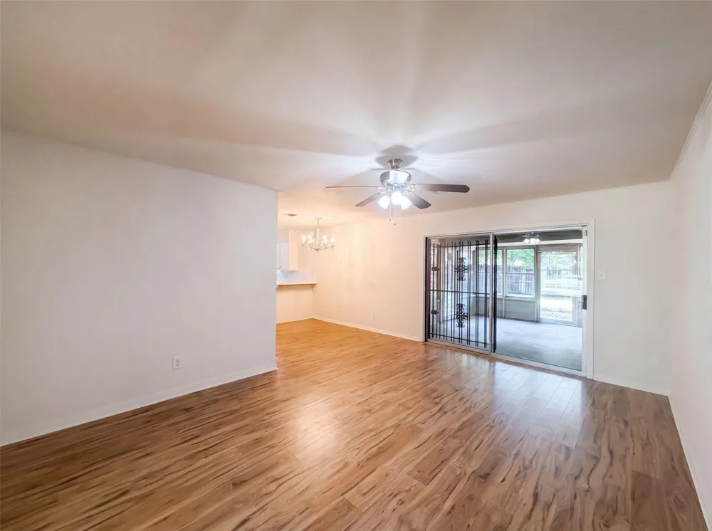 9538 Skyline Drive Houston, TX 77063