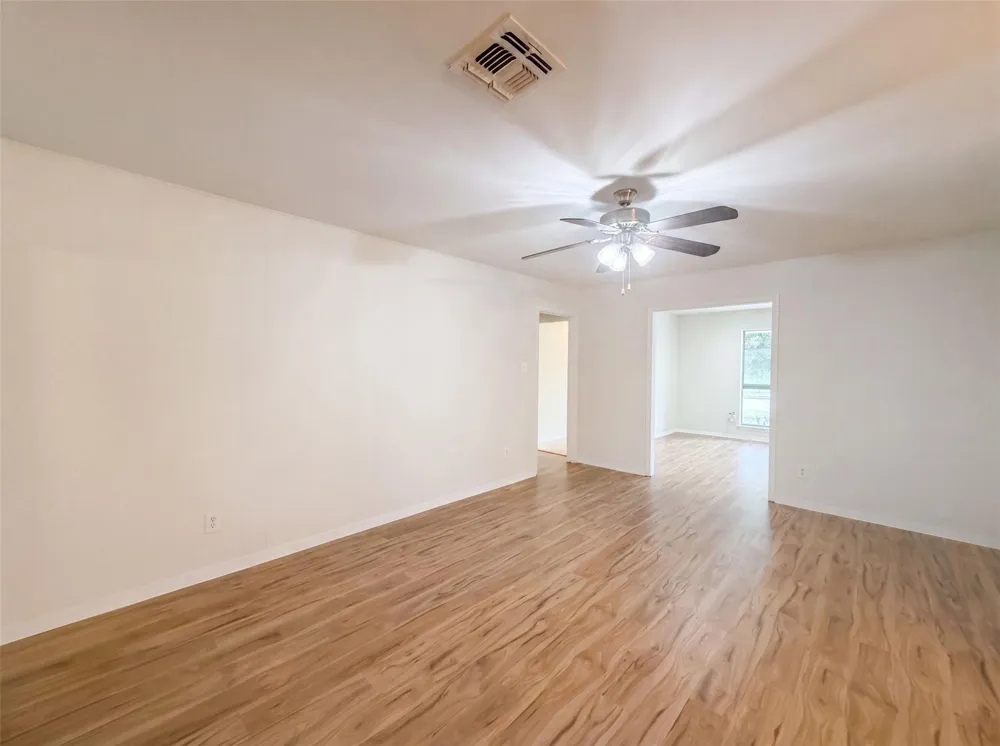 9538 Skyline Drive Houston, TX 77063