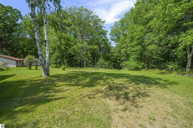6145 Parker Drive Lake, MI 48632