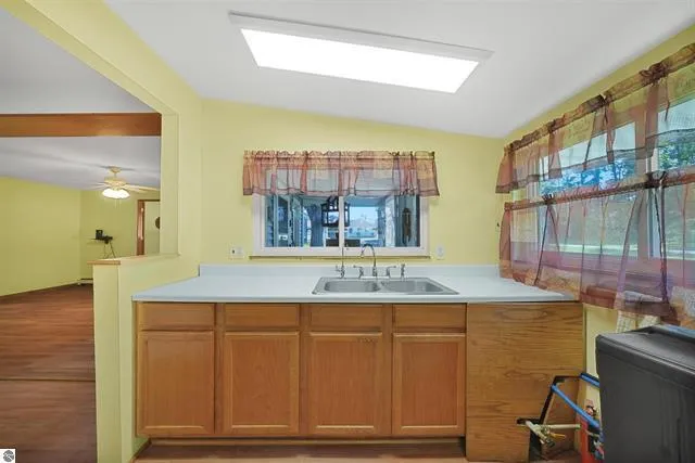 6145 Parker Drive Lake, MI 48632