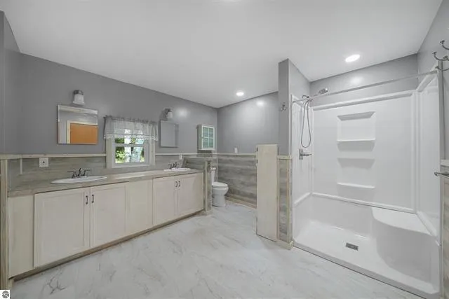 6145 Parker Drive Lake, MI 48632