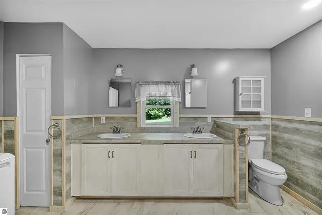 6145 Parker Drive Lake, MI 48632