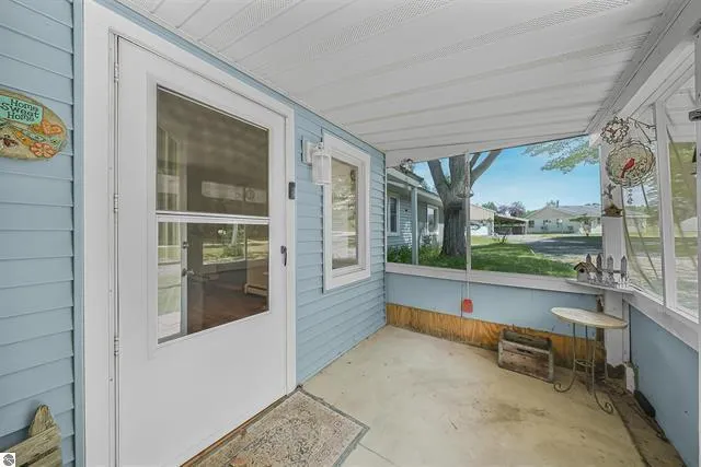 6145 Parker Drive Lake, MI 48632
