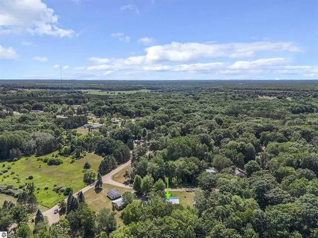 6145 Parker Drive Lake, MI 48632