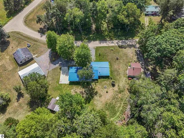 6145 Parker Drive Lake, MI 48632