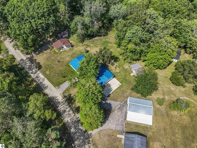 6145 Parker Drive Lake, MI 48632