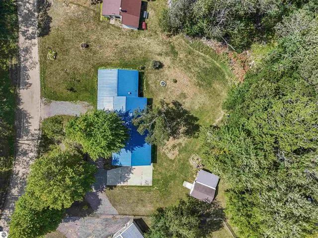 6145 Parker Drive Lake, MI 48632