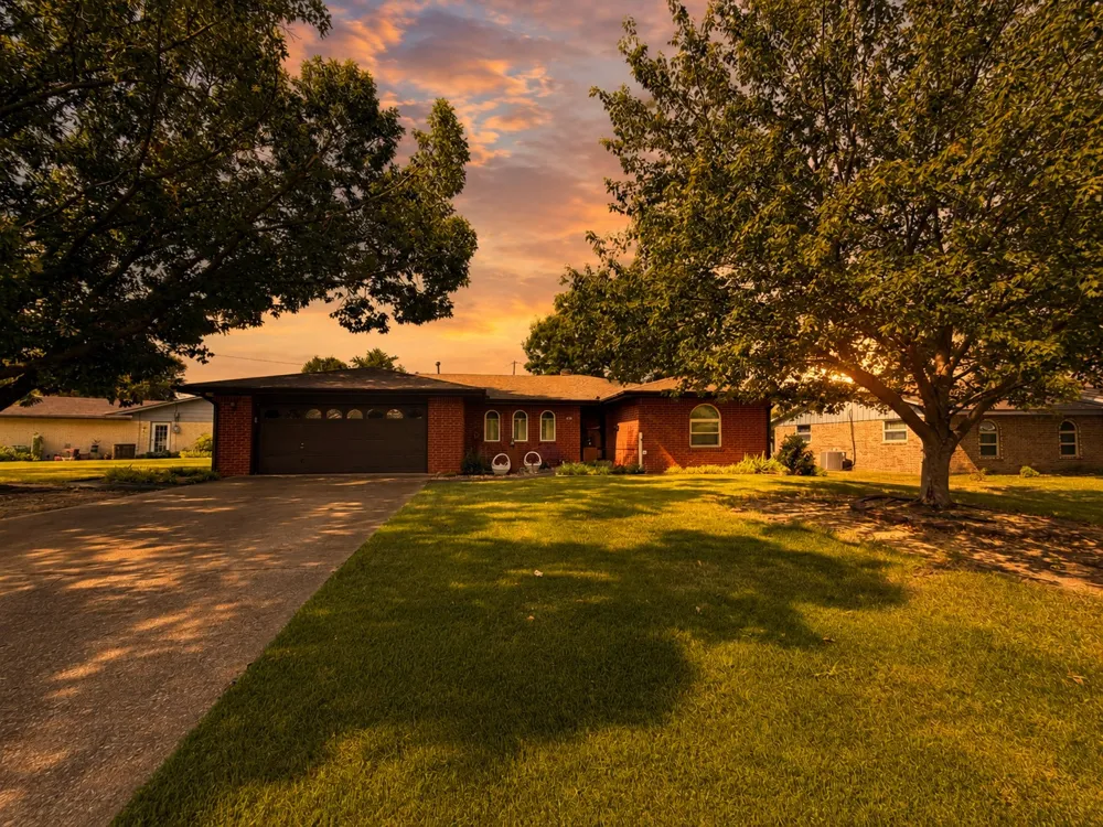 837 Concord Drive Bartlesville, OK 74006