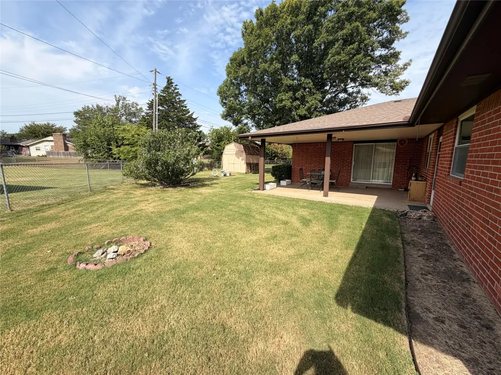 837 Concord Drive Bartlesville, OK 74006