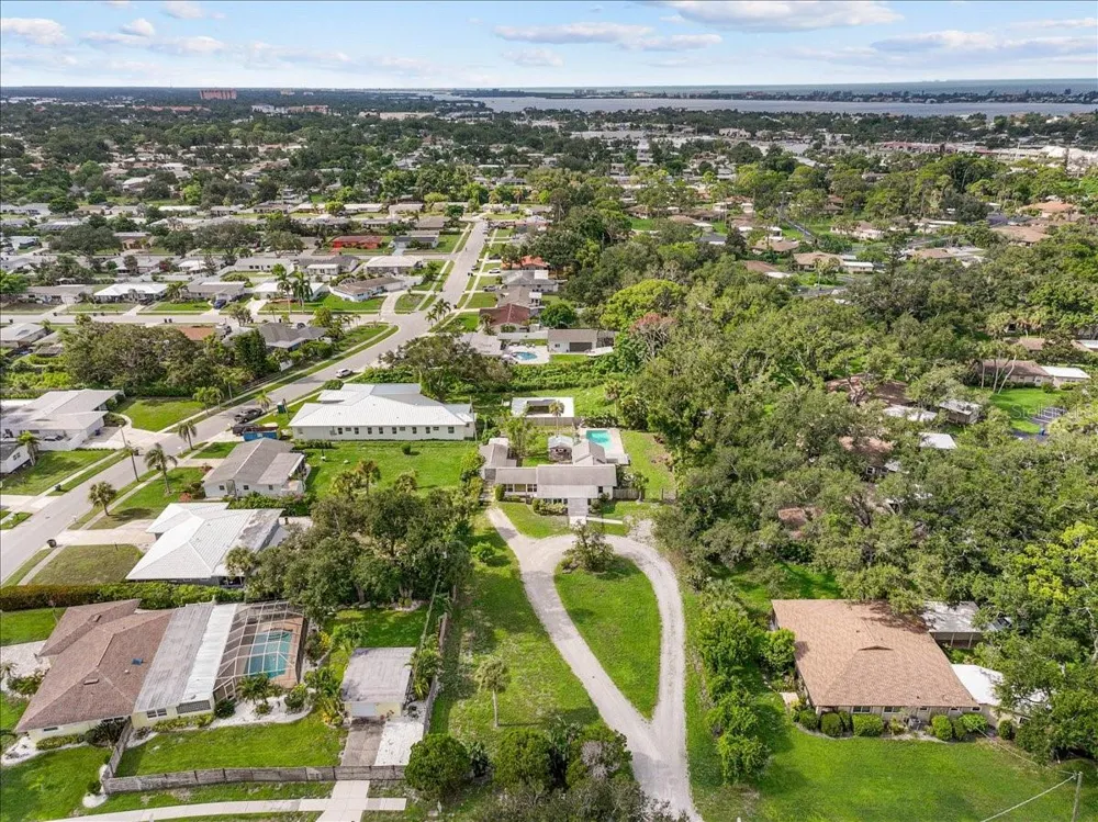 2404 BISPHAM ROAD Sarasota, FL 34231