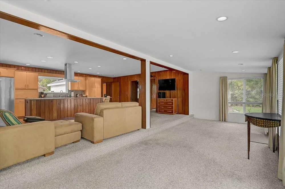 2404 BISPHAM ROAD Sarasota, FL 34231