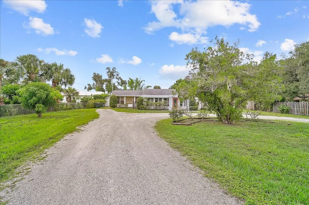 2404 BISPHAM ROAD Sarasota, FL 34231