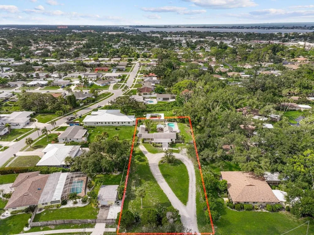 2404 BISPHAM ROAD Sarasota, FL 34231
