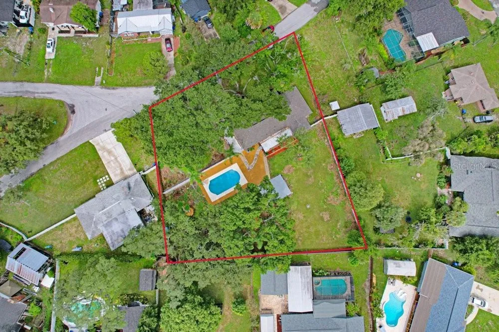 12113 MIDLAKE DRIVE Tampa, FL 33612