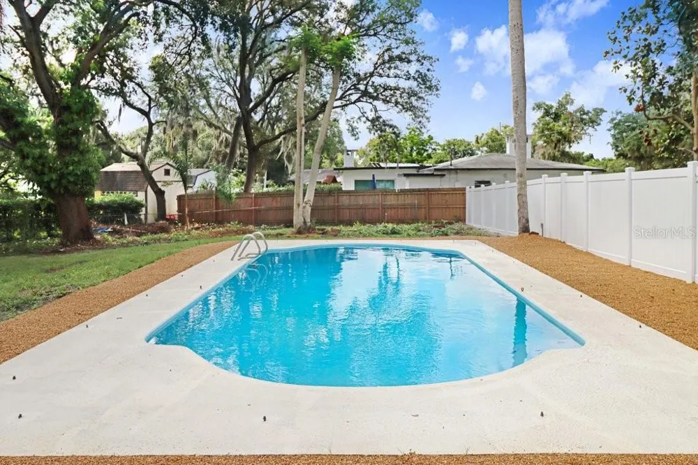 12113 MIDLAKE DRIVE Tampa, FL 33612